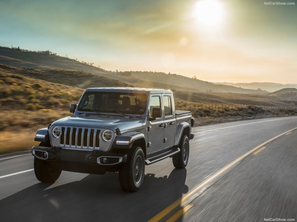 Jeep-Gladiator-2020-1024-20.thumb.jpg.8108dcdae62759cf59b106ef9380f795.jpg