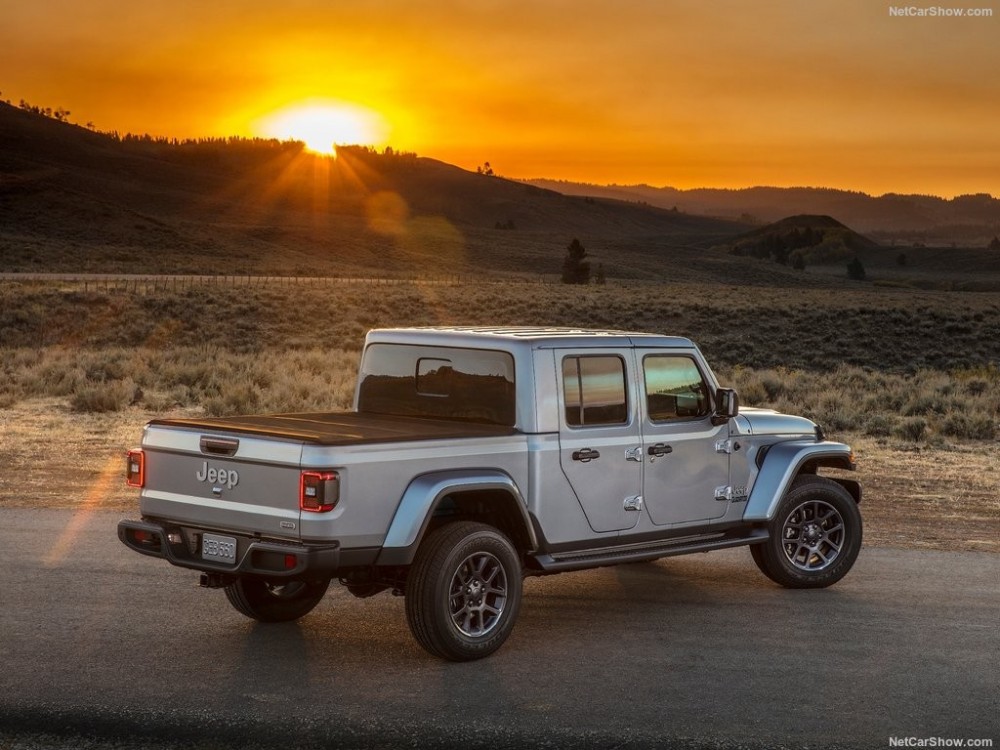 Jeep-Gladiator-2020-1024-71.thumb.jpg.56e76e5c5b1c249e8261dada50f01bf0.jpg