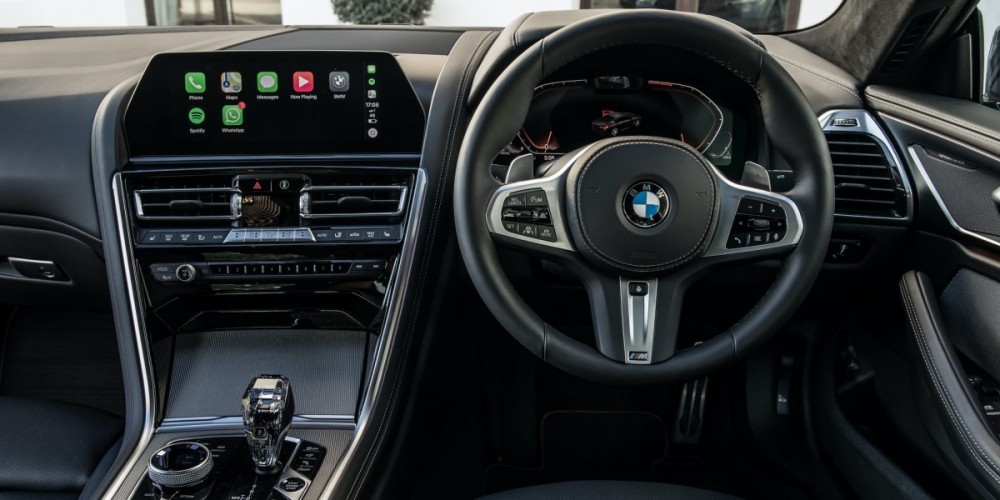 8-Series-interior-dash.thumb.jpg.7b9116670e804cc14115766df9466386.jpg