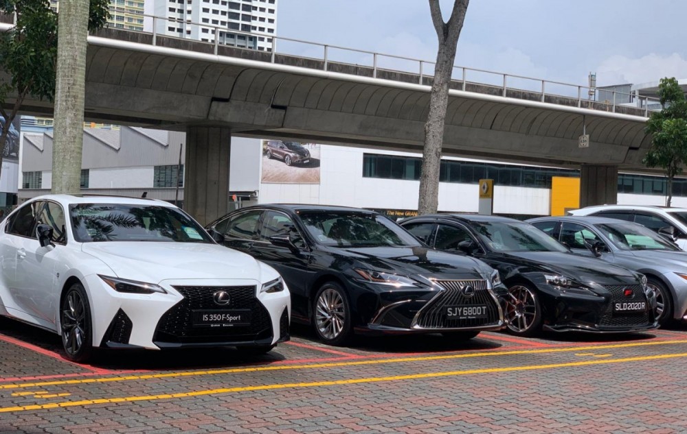 WhiteIS350FSport7.jpg