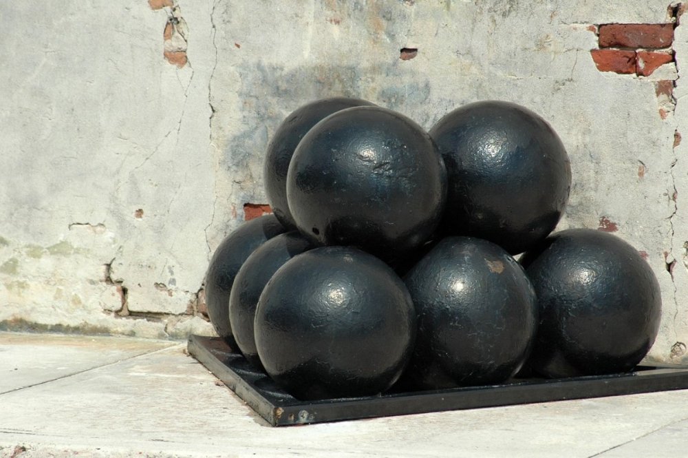 cannon-balls-1659595_1280.jpg