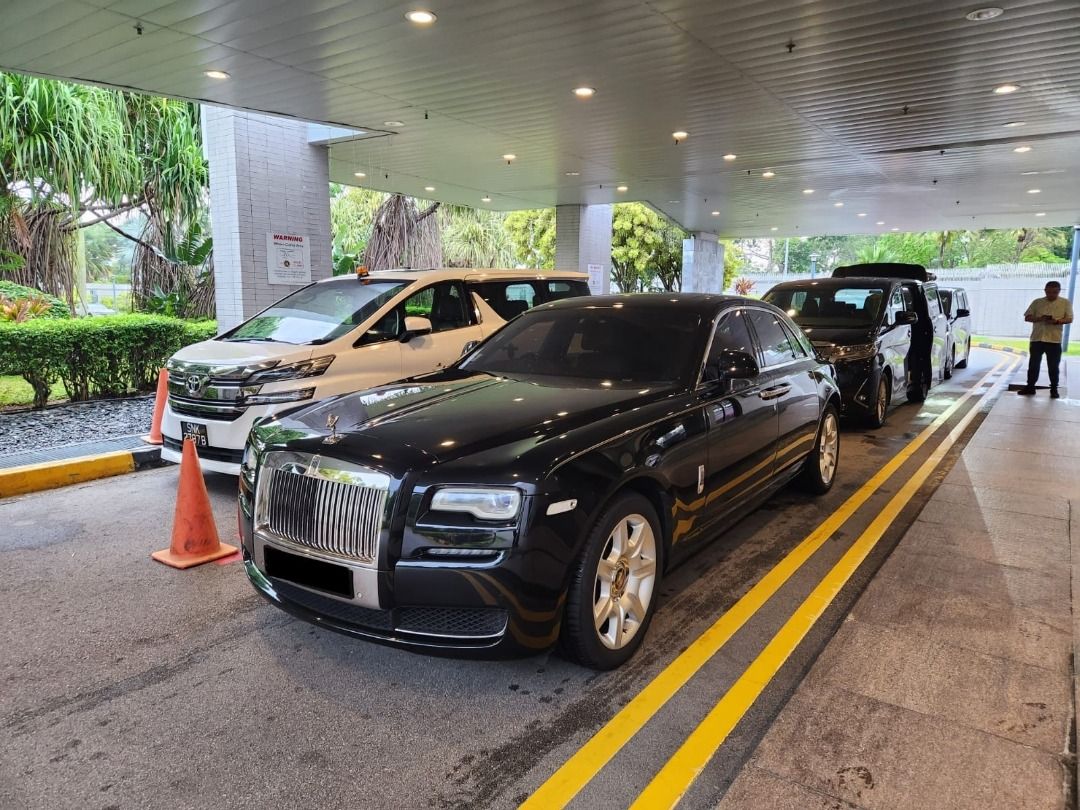 Rolls Royce Ghost Series II 6.6A (Chauffeur Service)