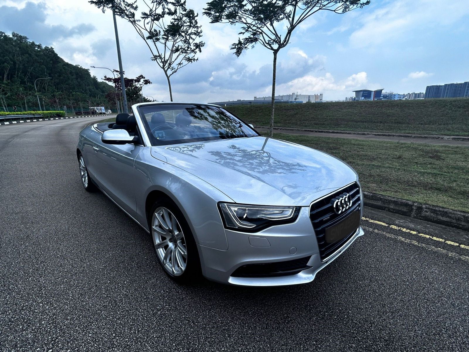 Audi A5 Cabriolet 2.0A TFSI Quattro (Wedding Car Rental)